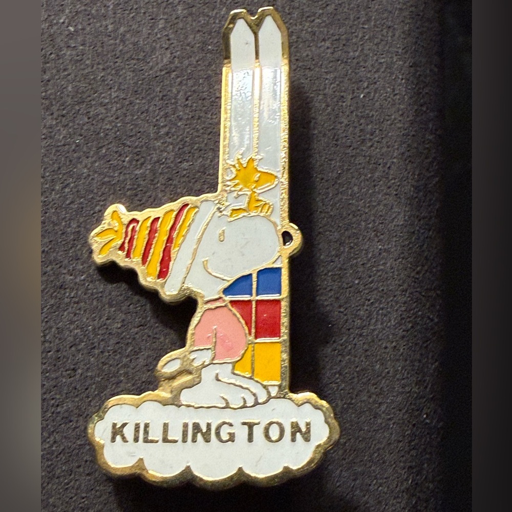 Vintage Snoopy Killington Ski Resort Pin Peanuts Woodstock Vermont Enamel Lapel